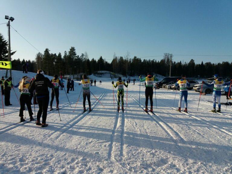 Tuhannen kilometrin hiihtotavoite Kärkimäessä 20.3.2021 